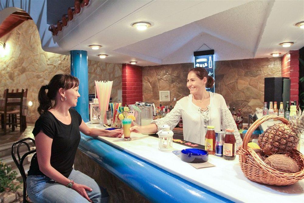 Folia Apartments Chania Agia Marina Restaurant billede